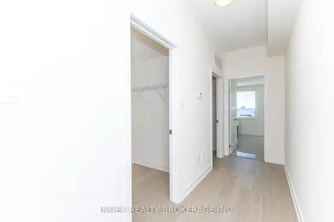 82 William Duncan Road Toronto ON M3K 0B7