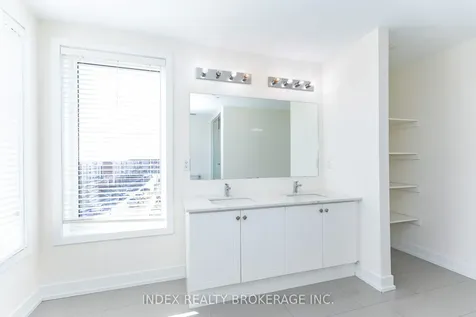 82 William Duncan Road Toronto ON M3K 0B7