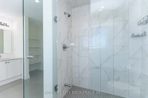 82 William Duncan Road Toronto ON M3K 0B7