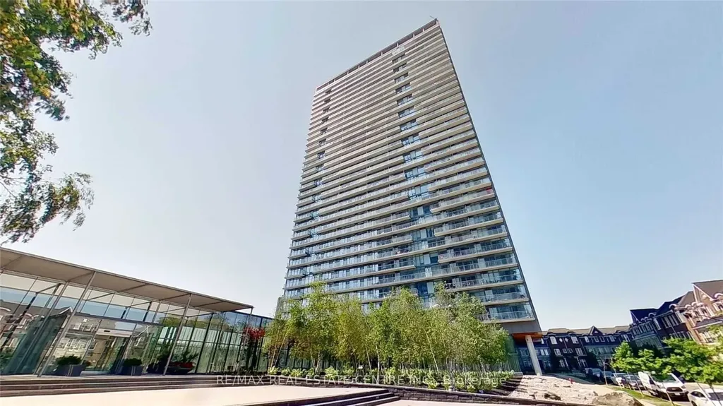 105 The Queensway N/a Toronto ON M6S 5B5