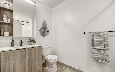 2495 Eglinton Avenue W Mississauga ON L5M 2T2