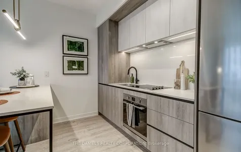 2495 Eglinton Avenue W Mississauga ON L5M 2T2