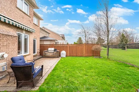 252 Vintage Gate Brampton ON L6X 5B7