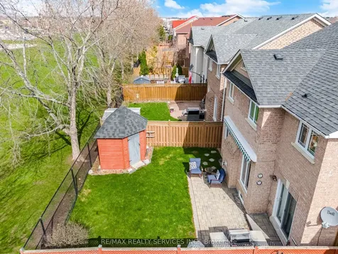 252 Vintage Gate Brampton ON L6X 5B7