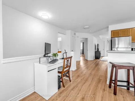 705 Cumberland Avenue Burlington ON L7N 3W4