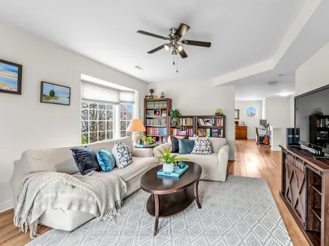 705 Cumberland Avenue Burlington ON L7N 3W4