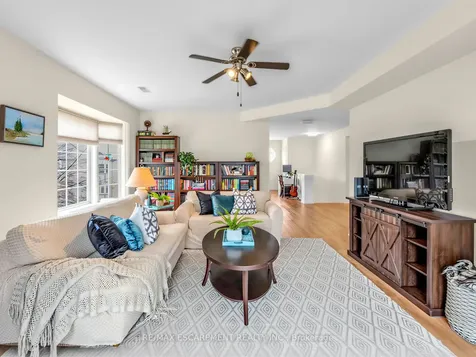 705 Cumberland Avenue Burlington ON L7N 3W4