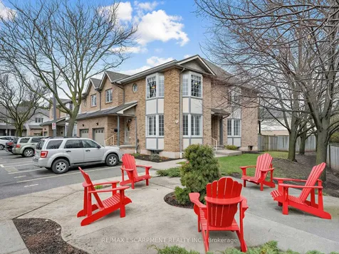 705 Cumberland Avenue Burlington ON L7N 3W4