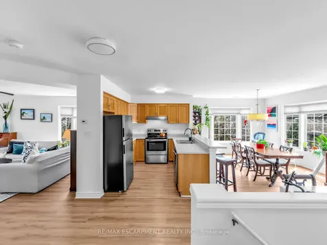 705 Cumberland Avenue Burlington ON L7N 3W4