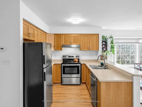 705 Cumberland Avenue Burlington ON L7N 3W4