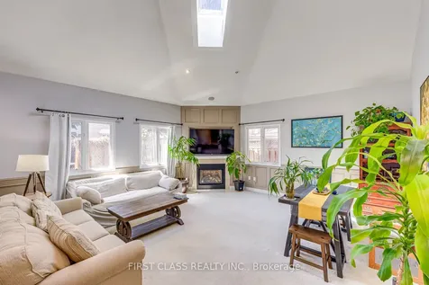 1386 Silversmith Drive Oakville ON L6M 2X4