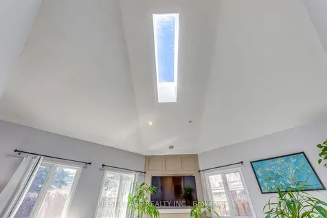 1386 Silversmith Drive Oakville ON L6M 2X4