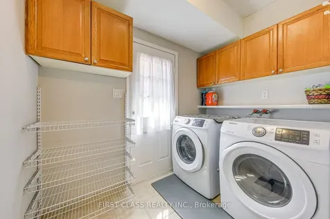 1386 Silversmith Drive Oakville ON L6M 2X4