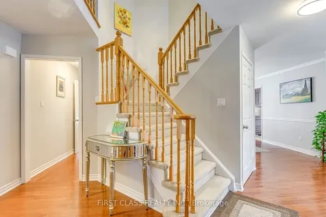 1386 Silversmith Drive Oakville ON L6M 2X4