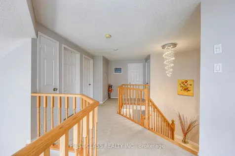 1386 Silversmith Drive Oakville ON L6M 2X4