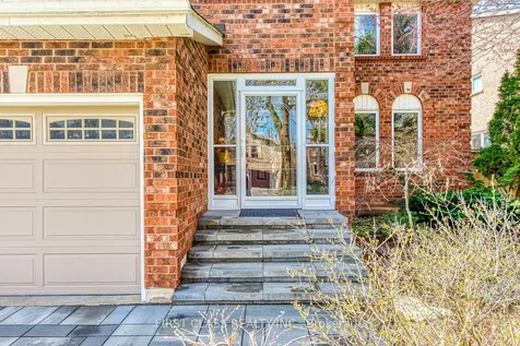 1386 Silversmith Drive Oakville ON L6M 2X4