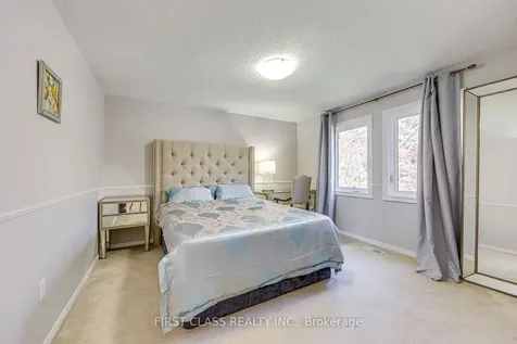 1386 Silversmith Drive Oakville ON L6M 2X4