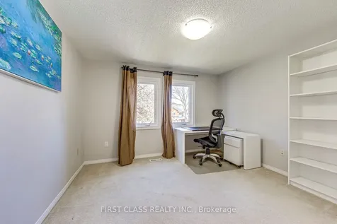 1386 Silversmith Drive Oakville ON L6M 2X4