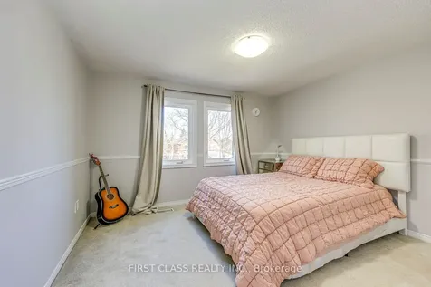 1386 Silversmith Drive Oakville ON L6M 2X4