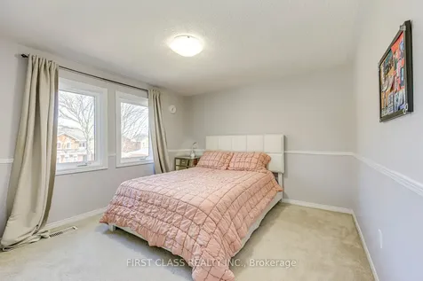 1386 Silversmith Drive Oakville ON L6M 2X4