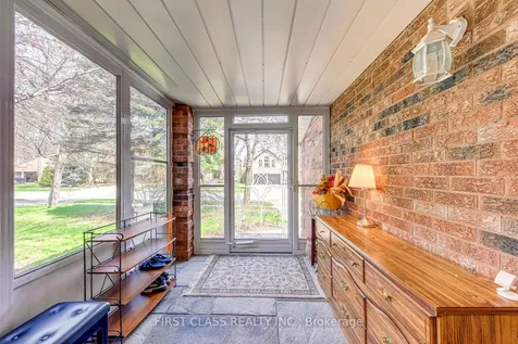 1386 Silversmith Drive Oakville ON L6M 2X4