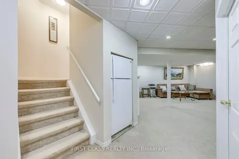 1386 Silversmith Drive Oakville ON L6M 2X4