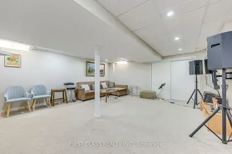 1386 Silversmith Drive Oakville ON L6M 2X4