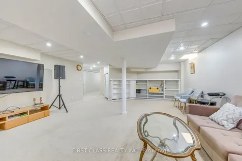 1386 Silversmith Drive Oakville ON L6M 2X4
