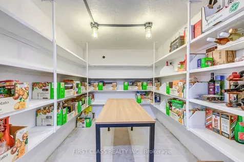 1386 Silversmith Drive Oakville ON L6M 2X4