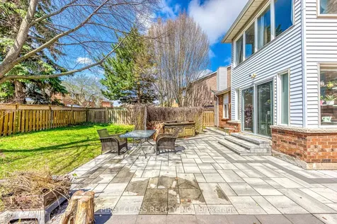 1386 Silversmith Drive Oakville ON L6M 2X4