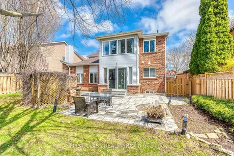 1386 Silversmith Drive Oakville ON L6M 2X4
