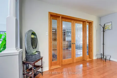 1386 Silversmith Drive Oakville ON L6M 2X4