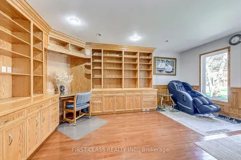 1386 Silversmith Drive Oakville ON L6M 2X4