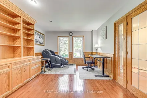 1386 Silversmith Drive Oakville ON L6M 2X4