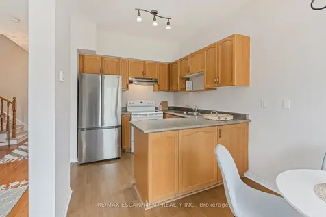 2393 Dalebrook Drive Oakville ON L6H 6K4