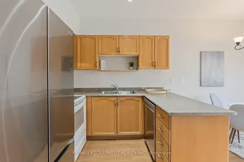 2393 Dalebrook Drive Oakville ON L6H 6K4