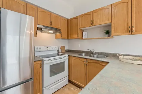 2393 Dalebrook Drive Oakville ON L6H 6K4