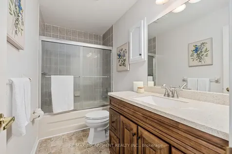 2393 Dalebrook Drive Oakville ON L6H 6K4