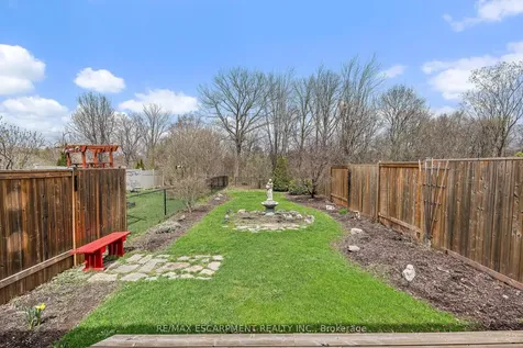 2393 Dalebrook Drive Oakville ON L6H 6K4