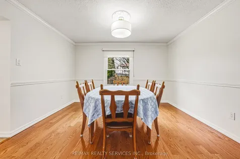 4 Mount Forest Drive Brampton ON L6Z 1B7