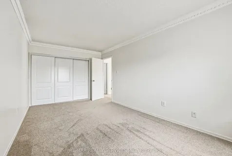 4 Mount Forest Drive Brampton ON L6Z 1B7