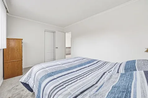 4 Mount Forest Drive Brampton ON L6Z 1B7
