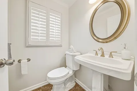 4 Mount Forest Drive Brampton ON L6Z 1B7