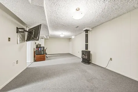 4 Mount Forest Drive Brampton ON L6Z 1B7