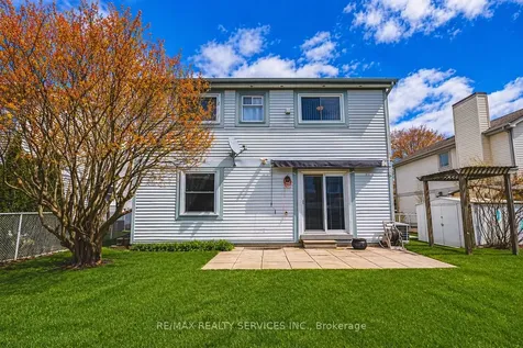 4 Mount Forest Drive Brampton ON L6Z 1B7