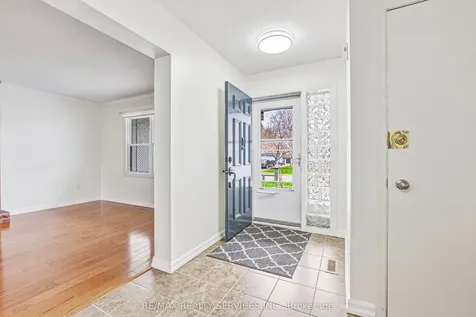 4 Mount Forest Drive Brampton ON L6Z 1B7