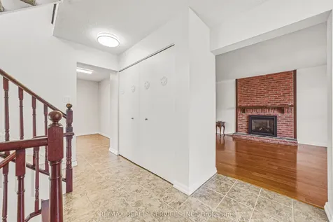 4 Mount Forest Drive Brampton ON L6Z 1B7