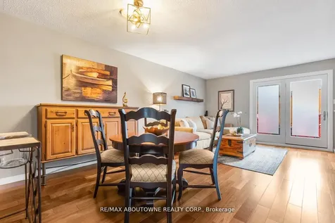 71 Sarah Lane Oakville ON L6L 3V2