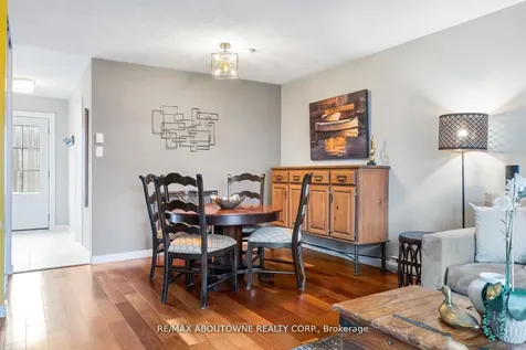 71 Sarah Lane Oakville ON L6L 3V2