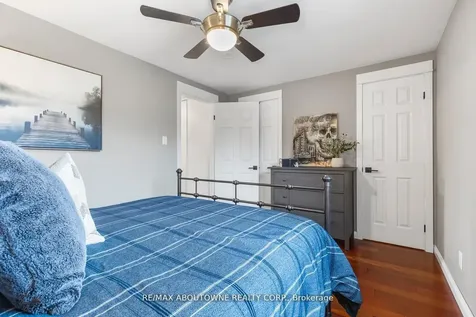 71 Sarah Lane Oakville ON L6L 3V2